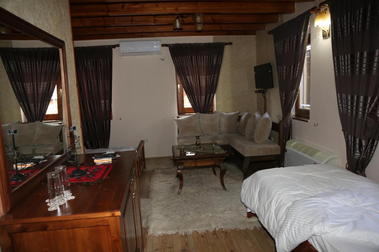 Alket Hotell *